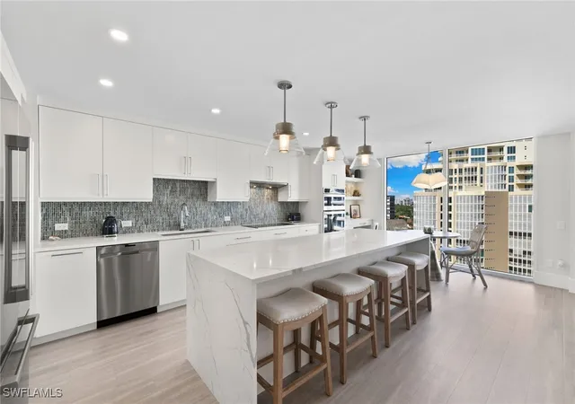 2nd image of 4401 Gulf Shore Blvd N #1606, Naples, FL 34103 | MLS# 225076814