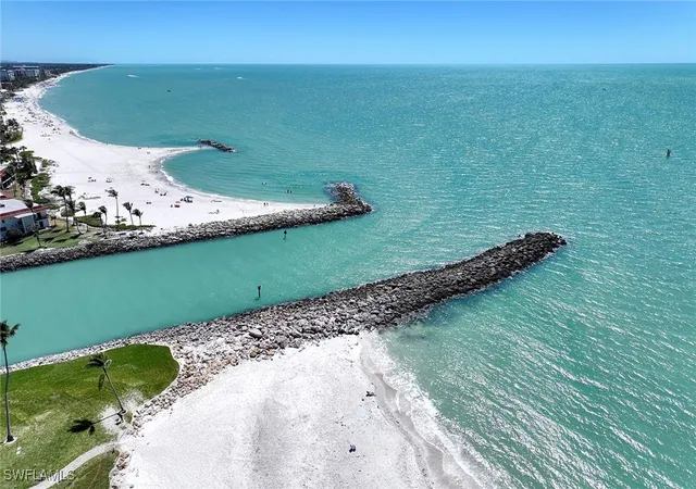 36th image of 2389 Gulf Shore Blvd N #302, Naples, FL 34103 | MLS# 225076314