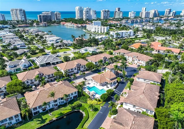 4th image of 265 Colonade Cir, Naples, FL 34103
