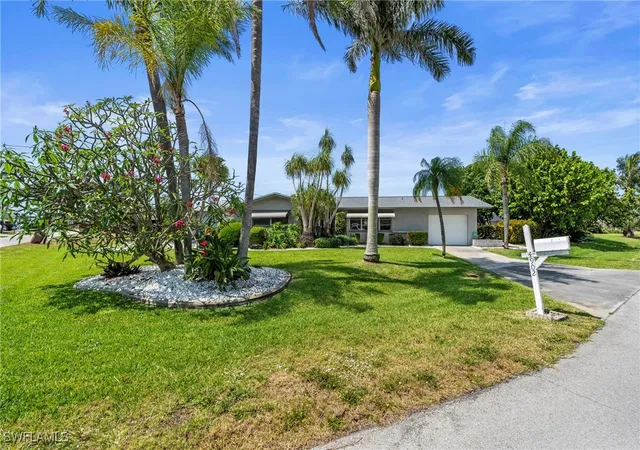 37th image of 4902 Seville Ct, Cape Coral, FL 33904 | MLS# 225076952