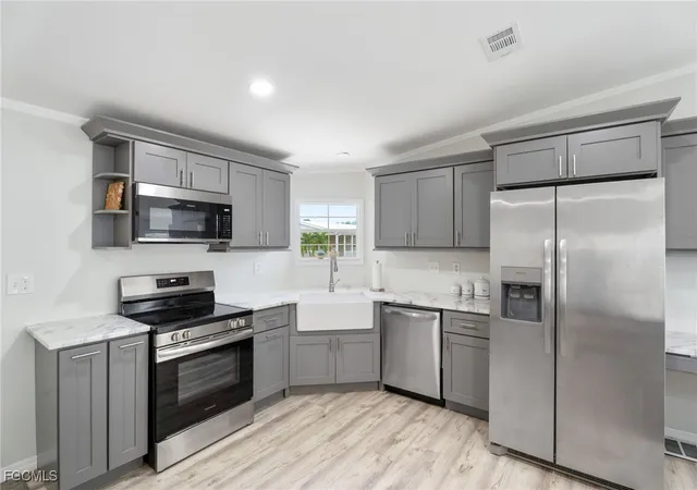 3rd image of 15 Freeman Ave, Punta Gorda, FL 33950 | MLS# 2025017484