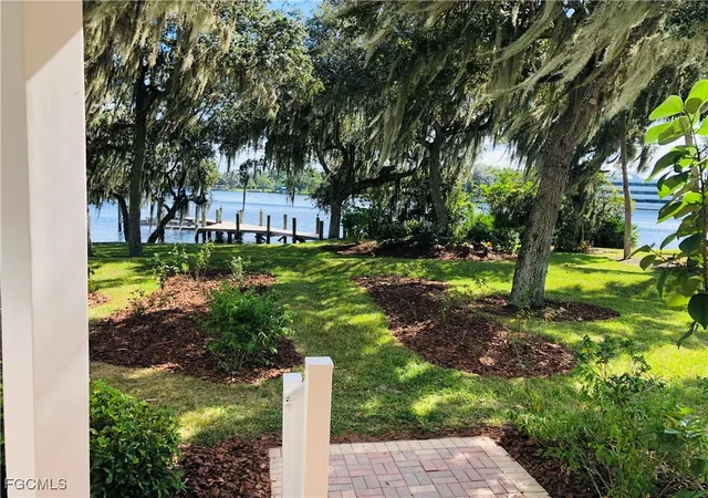 5th image of 16470 Oakview Cir, Alva, FL 33920 | MLS# 2025017820
