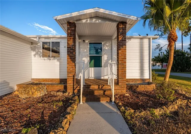 2nd image of 19658 Eagle Trace Ct, North Fort Myers, FL 33903 | MLS# 2025018086