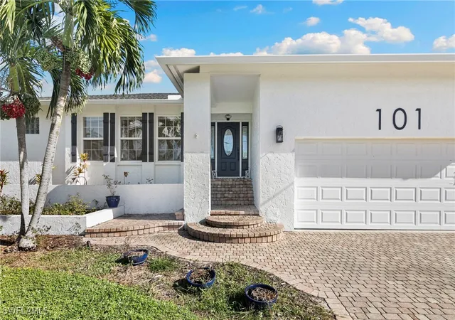 Photo 2 of Single family home for sale at 101 San Salvador St, Naples, FL 34113 | MLS# 225075031 | Listing updated on 2026-05-18