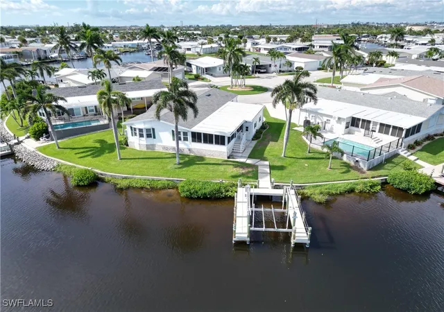 5th image of 17741 Canal Cove Ct, Fort Myers Beach, FL 33931 | MLS# 225069048