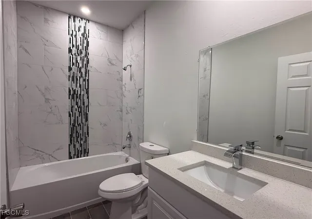 5th image of 304-306 Gordon Ave S, Lehigh Acres, FL 33973 | MLS# 2025018196