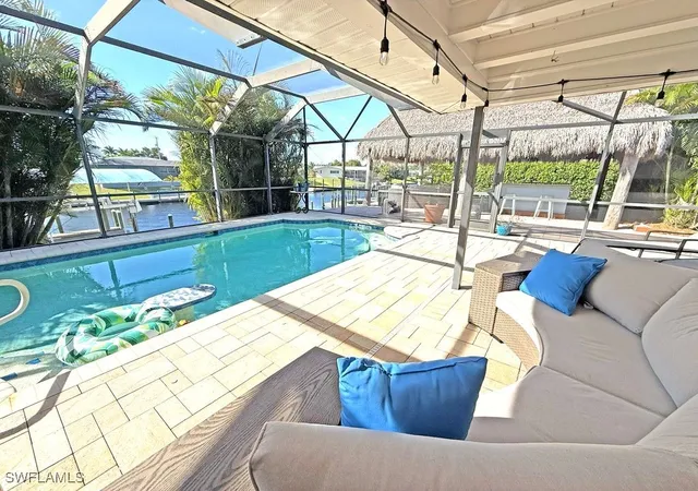 4th image of 2818 Se 17Th Pl, Cape Coral, FL 33904 | MLS# 225076976