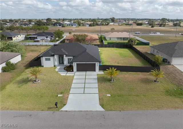 3rd image of 833 Sw 16Th Ter, Cape Coral, FL 33991 | MLS# 2025018314