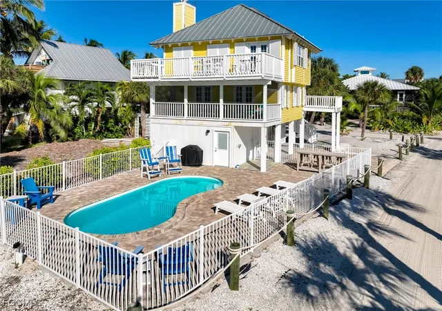 Photo 3 of Single family home for sale at 210 White Pelican Dr, Captiva, FL 33924 | MLS# 2025018406 | Listing updated on 2026-05-25