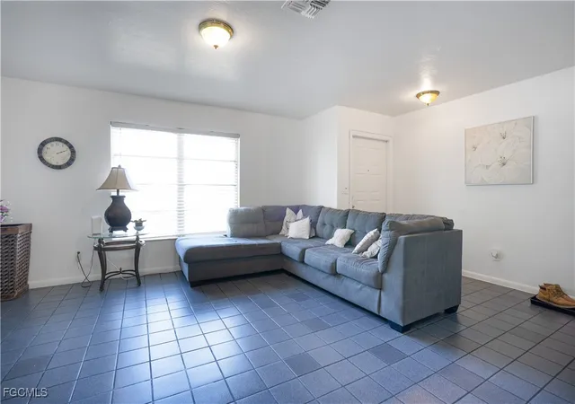 Photo 3 of House for sale at 931/933 Se 23Rd Pl, Cape Coral, FL 33990 | MLS# 2025018797 | Listing updated on 2026-07-15