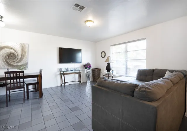 Photo 4 of House for sale at 931/933 Se 23Rd Pl, Cape Coral, FL 33990 | MLS# 2025018797 | Listing updated on 2026-07-15