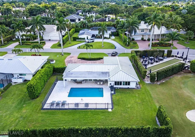 4th image of 595 Wedge Dr, Naples, FL 34103 | MLS# 225077204