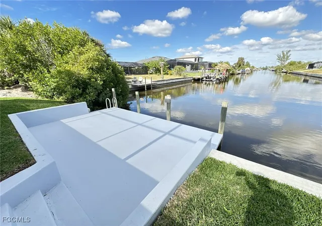 5th image of 3915 Kismet Pkwy W, Cape Coral, FL 33993 | MLS# 2025019170