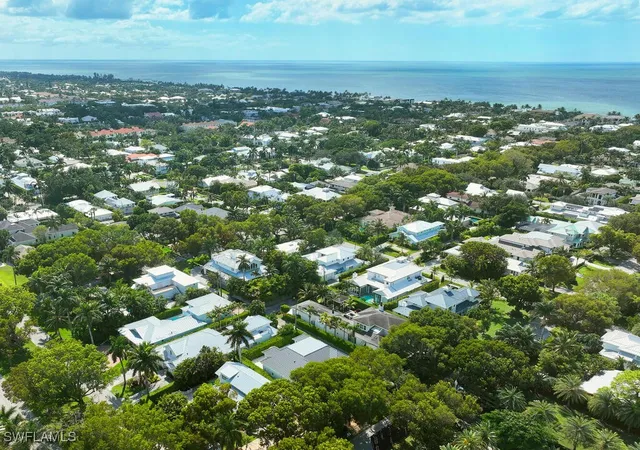 39th image of 570 2nd Ave N, Naples, FL 34102 | MLS# 225077400