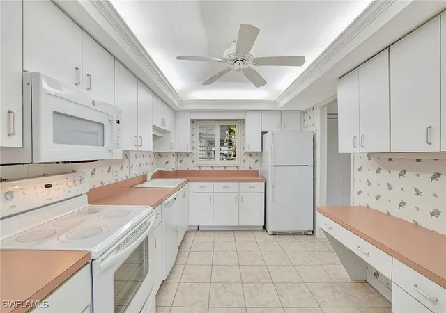 5th image of 710 E Elkcam Cir #204, Marco Island, FL 34145 | MLS# 225077621