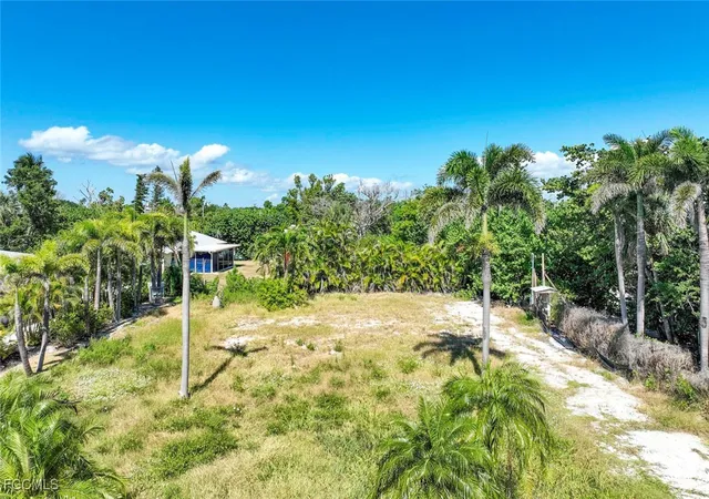 Photo 2 of Land for sale at 524 Lagoon Dr, Sanibel, FL 33957 | MLS# 2025019438 | Listing updated on 2026-05-21