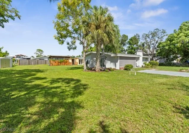 3rd image of 4970 Riverside Dr, Estero, FL 33928 | MLS# 2025019469