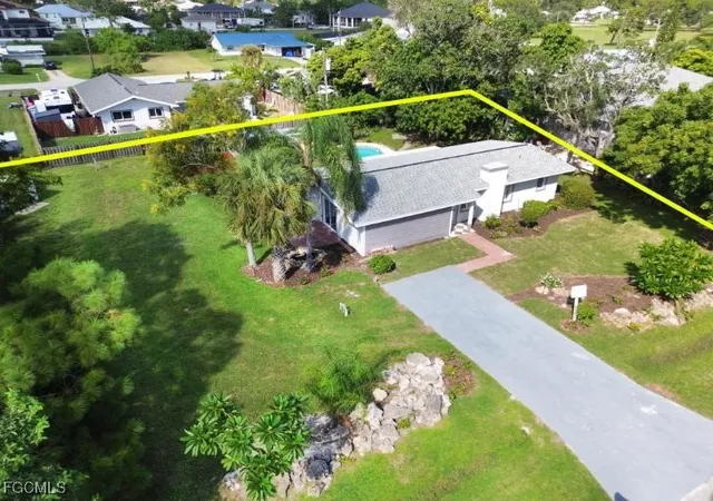5th image of 4970 Riverside Dr, Estero, FL 33928 | MLS# 2025019469