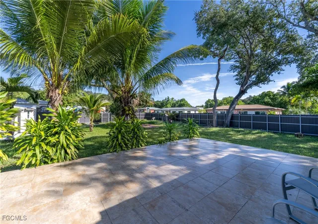 Photo 4 of Single family home for sale at 947 NE 149 Street, Miami, FL 33161 | MLS# 2025019570 | Listing updated on 2025-12-10