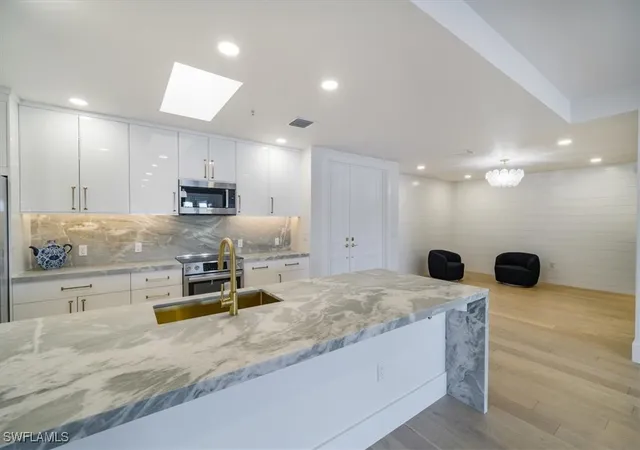Photo 4 of Condo for sale at 780 5Th Ave S #305, Naples, FL 34102 | MLS# 225078901 | Listing updated on 2026-09-01