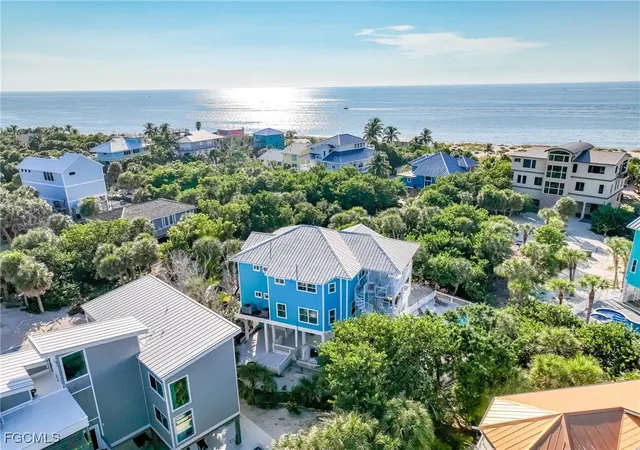 Photo 4 of Sale Pending at 4560 Conch Shell Dr, Captiva, FL 33924 | MLS# 2025019622 | Listing updated on 2026-07-10