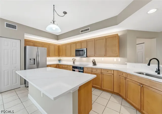 3rd image of 14250 Royal Harbour Ct, Fort Myers, FL 33908