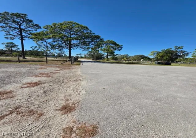 48th image of 1860 Poinsettia Ave, Lehigh Acres, FL 33972 | MLS# 2025020472
