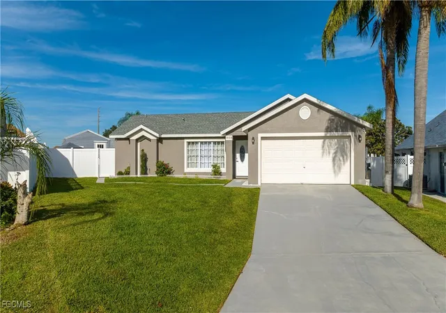Photo 1 of Single family home for sale at 5608 Mandarin Ct, Davenport, FL 33896 | MLS# 2025020705 | Listing updated on 2026-07-16