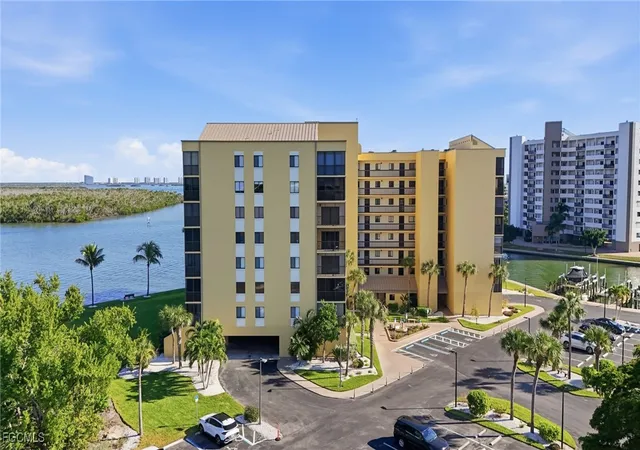 2nd image of 400 Lenell Rd #706, Fort Myers Beach, FL 33931 | MLS# 2025020829