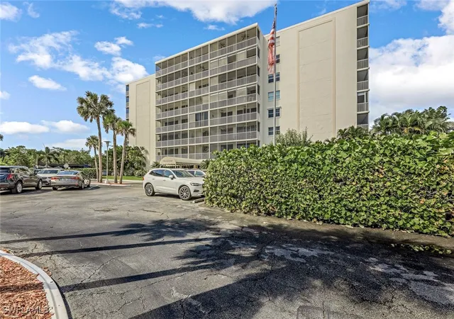image of 5 Bluebill Ave, Naples, FL 34108