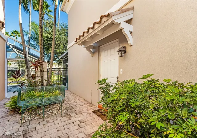 Photo 3 of Townhouse for sale at 5733 Cove Cir, Naples, FL 34119 | MLS# 225080013 | Listing updated on 2026-07-07