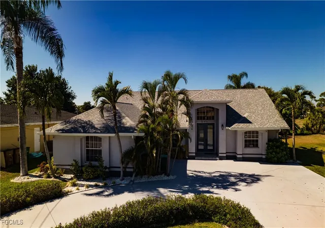 2nd image of 4332 Country Club Blvd, Cape Coral, FL 33904 | MLS# 2025021437