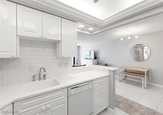 5th image of 320 Seaview Ct #709, Marco Island, FL 34145 | MLS# 225079689