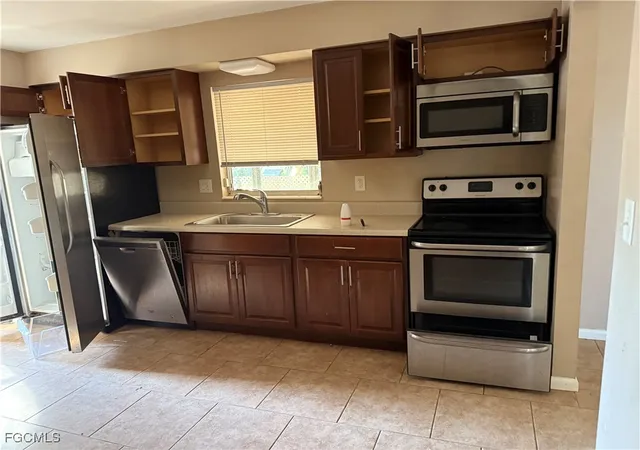 2nd image of 326 Morgan Cir N, Lehigh Acres, FL 33936 | MLS# 2025021449