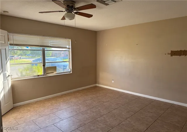 4th image of 326 Morgan Cir N, Lehigh Acres, FL 33936 | MLS# 2025021449