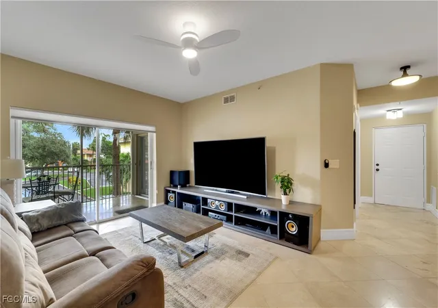 Listing Photo 4 - Condo for sale in building located at 6450 Aragon Wy, Fort Myers, FL 33966 - Unit #202