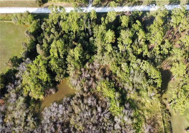 4th image of 9750 Quail Hollow Rd, North Fort Myers, FL 33917 | MLS# 2025021802