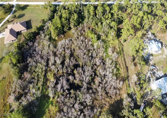 5th image of 9750 Quail Hollow Rd, North Fort Myers, FL 33917 | MLS# 2025021802