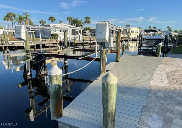 4th image of 17851 Peppard Dr, Fort Myers Beach, FL 33931 | MLS# 2025021910