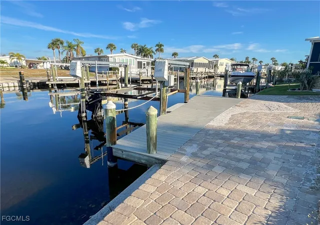 5th image of 17851 Peppard Dr, Fort Myers Beach, FL 33931 | MLS# 2025021910