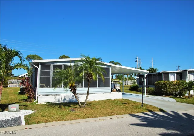 Photo 2 of Manufactured home for sale at 7 Nicklaus Blvd, North Fort Myers, FL 33903 | MLS# 2025022083 | Listing updated on 2026-07-07