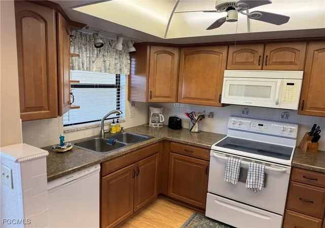 4th image of 16340 Dublin Cir #204, Fort Myers, FL 33908 | MLS# 2025022241