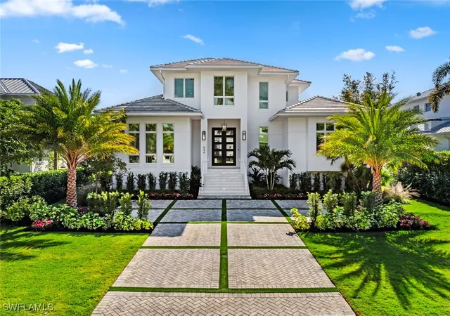 Photo 1 of Sale Pending at 544 13th Avenue S, Naples, FL 34102 | MLS# 225081393 | Listing updated on 2026-08-31