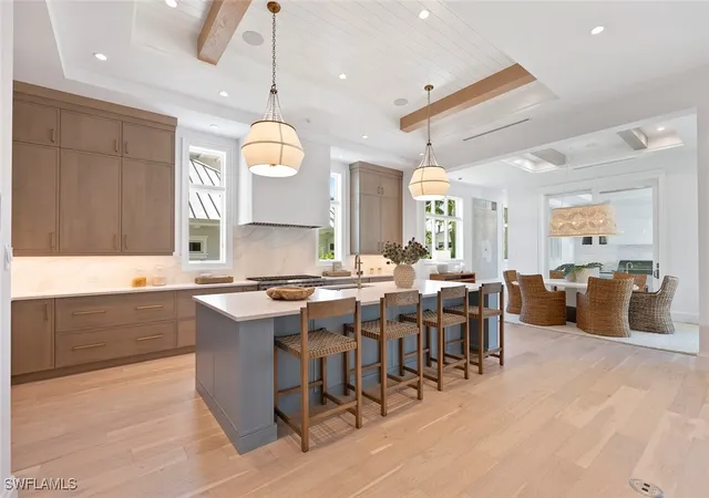 Photo 3 of Sale Pending at 544 13th Avenue S, Naples, FL 34102 | MLS# 225081393 | Listing updated on 2026-08-31