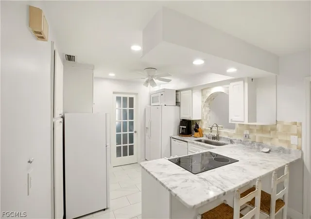 Photo 3 of Single family home for sale at 1736 Bonnie Ct, Fort Myers, FL 33901 | MLS# 2025022419 | Listing updated on 2026-08-28