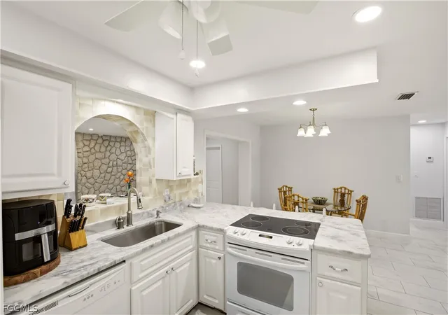 Photo 4 of Single family home for sale at 1736 Bonnie Ct, Fort Myers, FL 33901 | MLS# 2025022419 | Listing updated on 2026-08-28