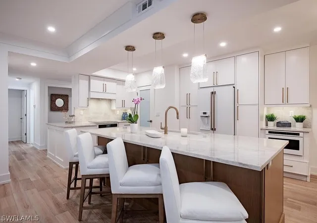 3rd image of 400 Park Shore Dr #102, Naples, FL 34103 | MLS# 225081626