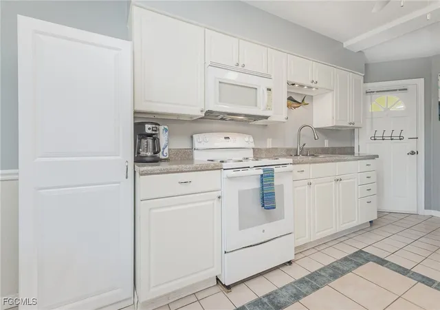 Photo 4 of Sale Pending at 3211 Stringfellow Rd #104, Saint James City, FL 33956 | MLS# 2025022556 | Listing updated on 2026-07-31