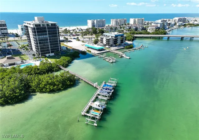 Listing Photo 2 - Condo for sale in building located at 26131 Hickory Blvd, Bonita Springs, FL 34134 - Unit #4C