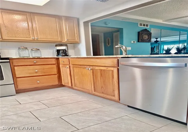 5th image of 7104 Nantucket Cir #2, North Fort Myers, FL 33917 | MLS# 225081647